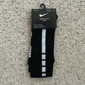 Black Nike Elite Cushioned Basketball Crew Socks